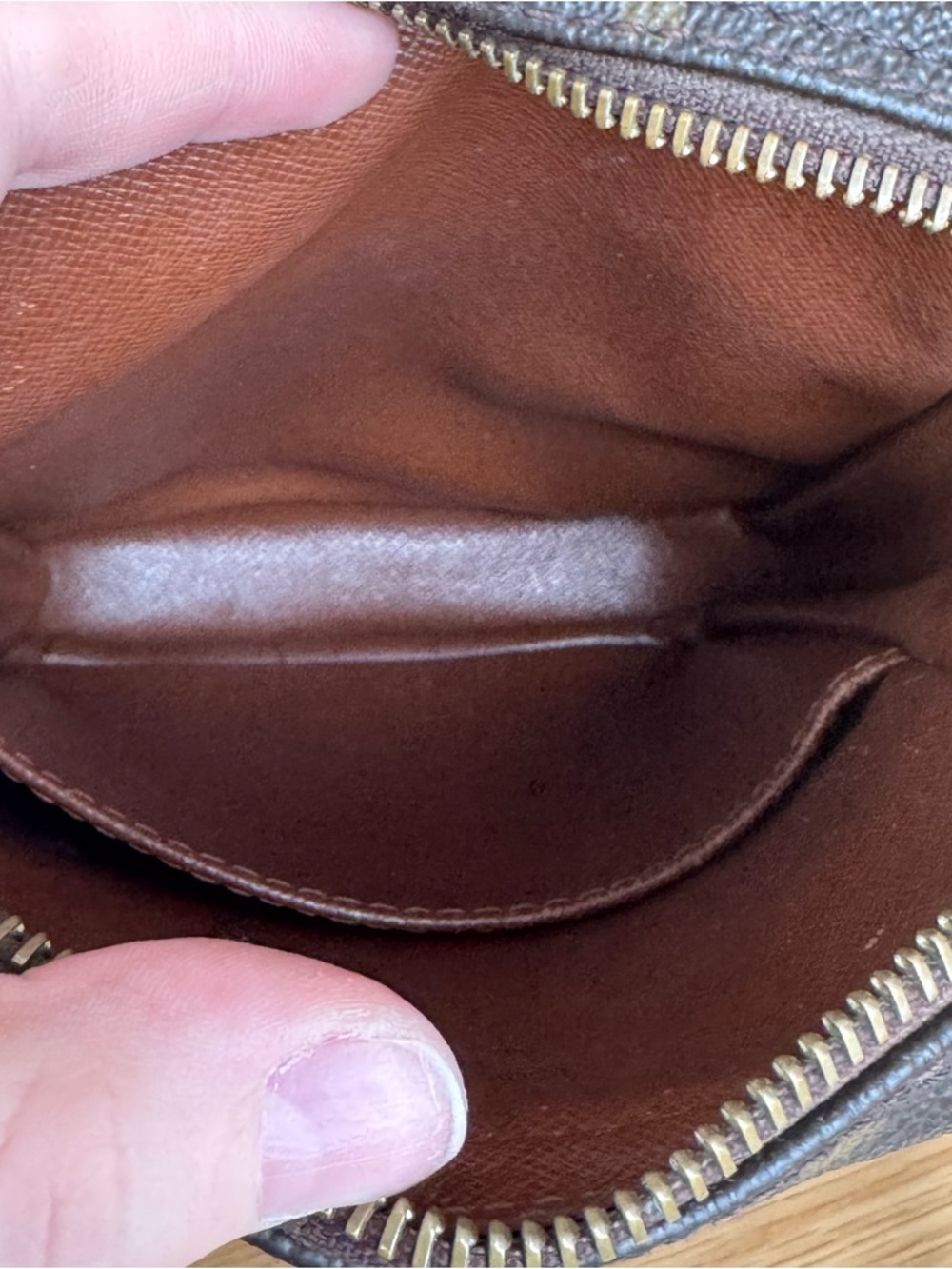 ✅AUTH✅LOUIS VUITTON DANUBE CROSSBODY BAG - Picture 7 of 13